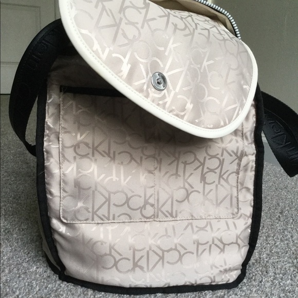 Calvin Klein Medium size Backpack - Picture 7 of 8